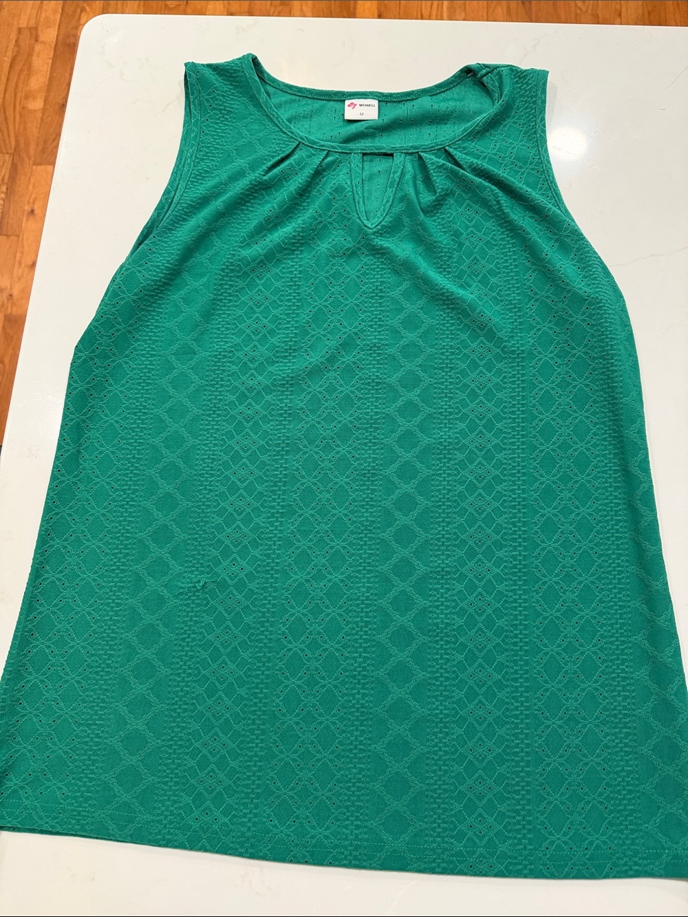 Women’s Green Sleeveless Tank Top with Keyhole